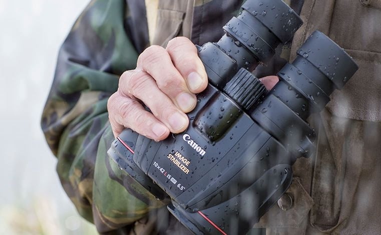 Waarom gebruiken veel vogelspotters naast een verrekijker ook een spotting scope? Is één van de twee niet voldoende?