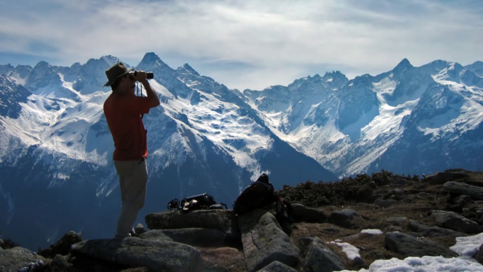 Cerco un binocolo da portare con me nelle escursioni in montagna