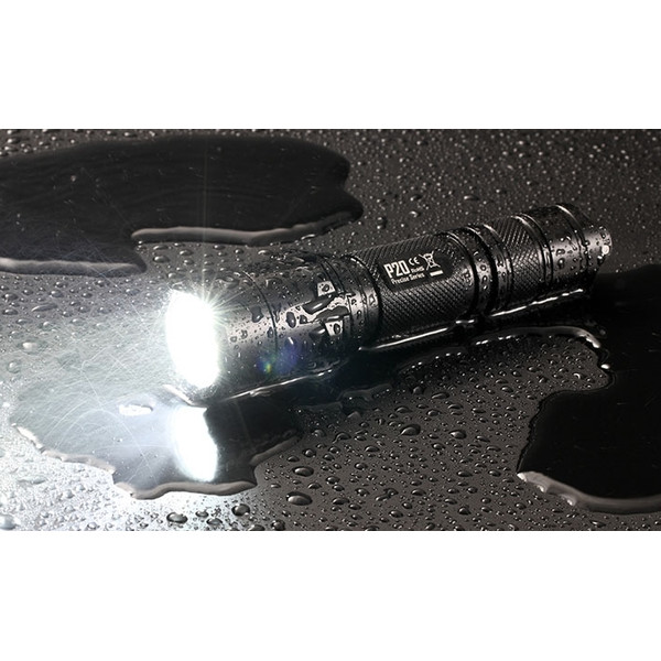 Nitecore P20 torch